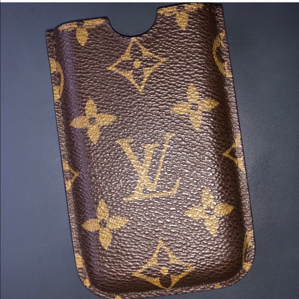 Louis Vuitton Multi Purpose Pouch